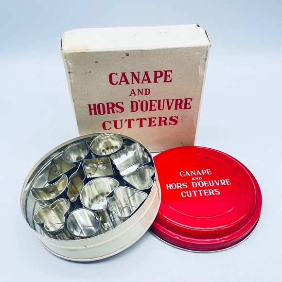 Cutters Other - Vintag Canape Cutters in‎ original Tin and Box